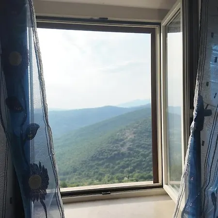 Eagle's Nest Panoramic House In The Village With Fireplace *