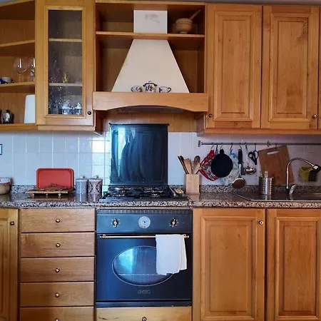 Eagle's Nest Panoramic House In The Village With Fireplace Apartment