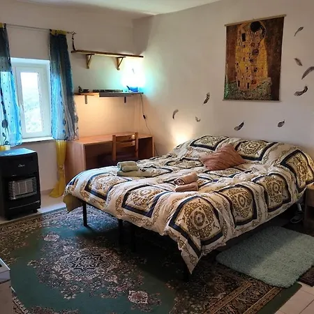 Eagle's Nest Panoramic House In The Village With Fireplace Apartment