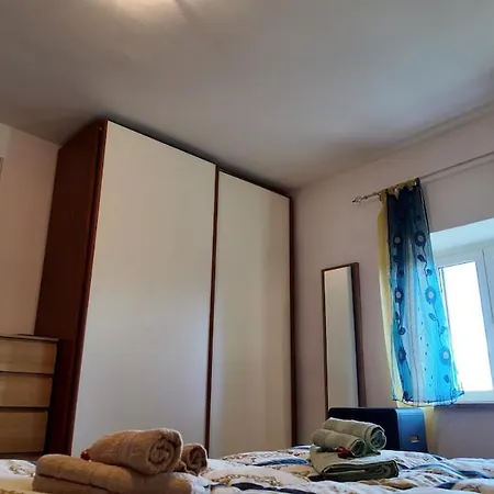 Eagle's Nest Panoramic House In The Village With Fireplace Apartment